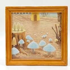 Paveikslas “Miesto grybynas”, autorius Vladas Juodagalvis 2×32,5×31 cm