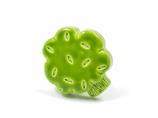Plastikinė rankenėlė “Medis” 2×3,5×4 cm