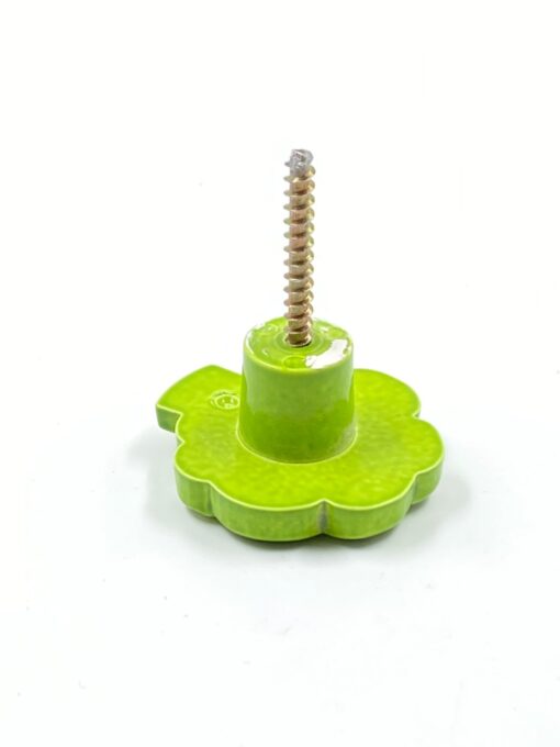 Plastikinė rankenėlė “Medis” 2×3,5×4 cm