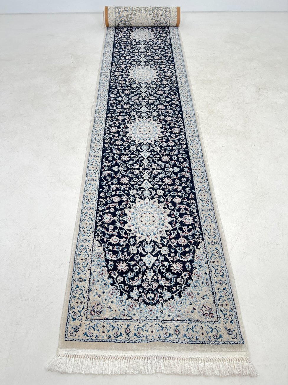 HK1022-kilimai-1 Gamyklinis sintetinis kiliminis takas “Nain” 518x78x0,8 cm