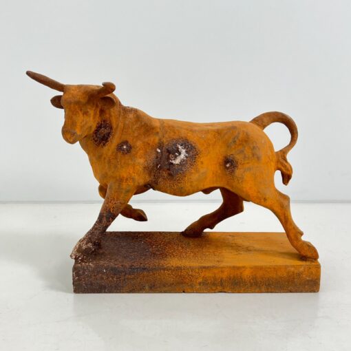 Ketaus statula “Bulius” 24x56x44 cm