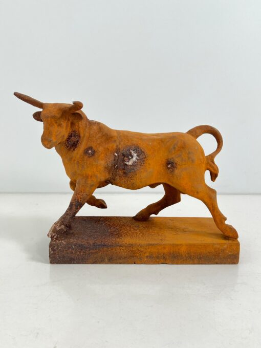 Ketaus statula “Bulius” 24x56x44 cm