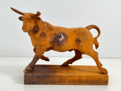 Ketaus statula “Bulius” 24x56x44 cm