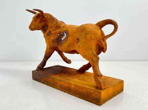 Ketaus statula “Bulius” 24x56x44 cm