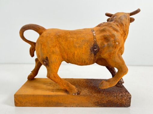 Ketaus statula “Bulius” 24x56x44 cm