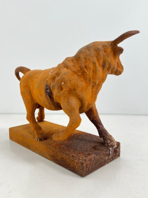 Ketaus statula “Bulius” 24x56x44 cm
