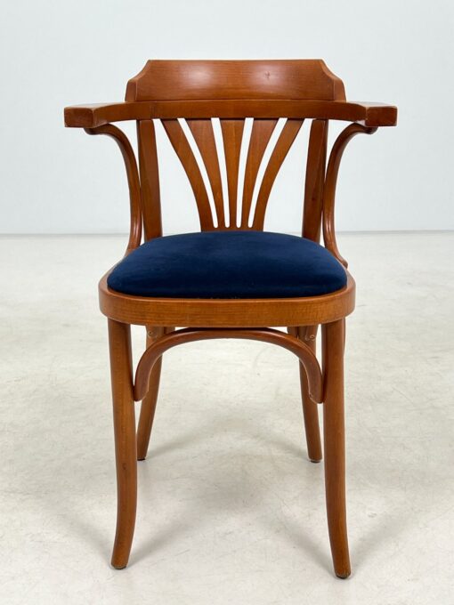 Medinis Thonet stiliaus krėslas mėlynos spalvos gobeleno sėdimąja dalimi 47x51x78 cm, 49 cm