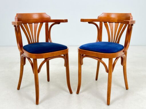 Medinis Thonet stiliaus krėslas mėlynos spalvos gobeleno sėdimąja dalimi 47x51x78 cm, 49 cm