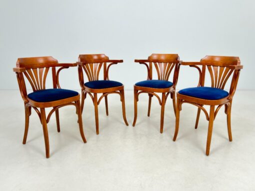 Medinis Thonet stiliaus krėslas mėlynos spalvos gobeleno sėdimąja dalimi 47x51x78 cm, 49 cm