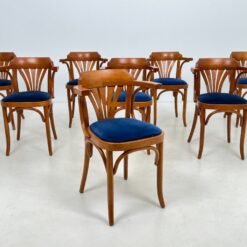 Medinis Thonet stiliaus krėslas mėlynos spalvos gobeleno sėdimąja dalimi 47x51x78 cm, 49 cm