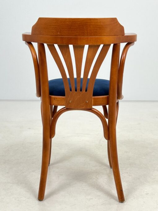 Medinis Thonet stiliaus krėslas mėlynos spalvos gobeleno sėdimąja dalimi 47x51x78 cm, 49 cm