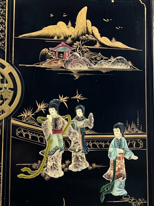 Rytietiška komoda su akmens dekoracijomis 57x100x153 cm