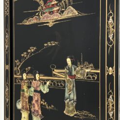 Rytietiška komoda su akmens dekoracijomis 57x100x153 cm