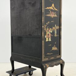 Rytietiška komoda su akmens dekoracijomis 57x100x153 cm