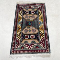 Vilnonis rankų darbo kilimas "Shirvan" 133x76x0,5 cm