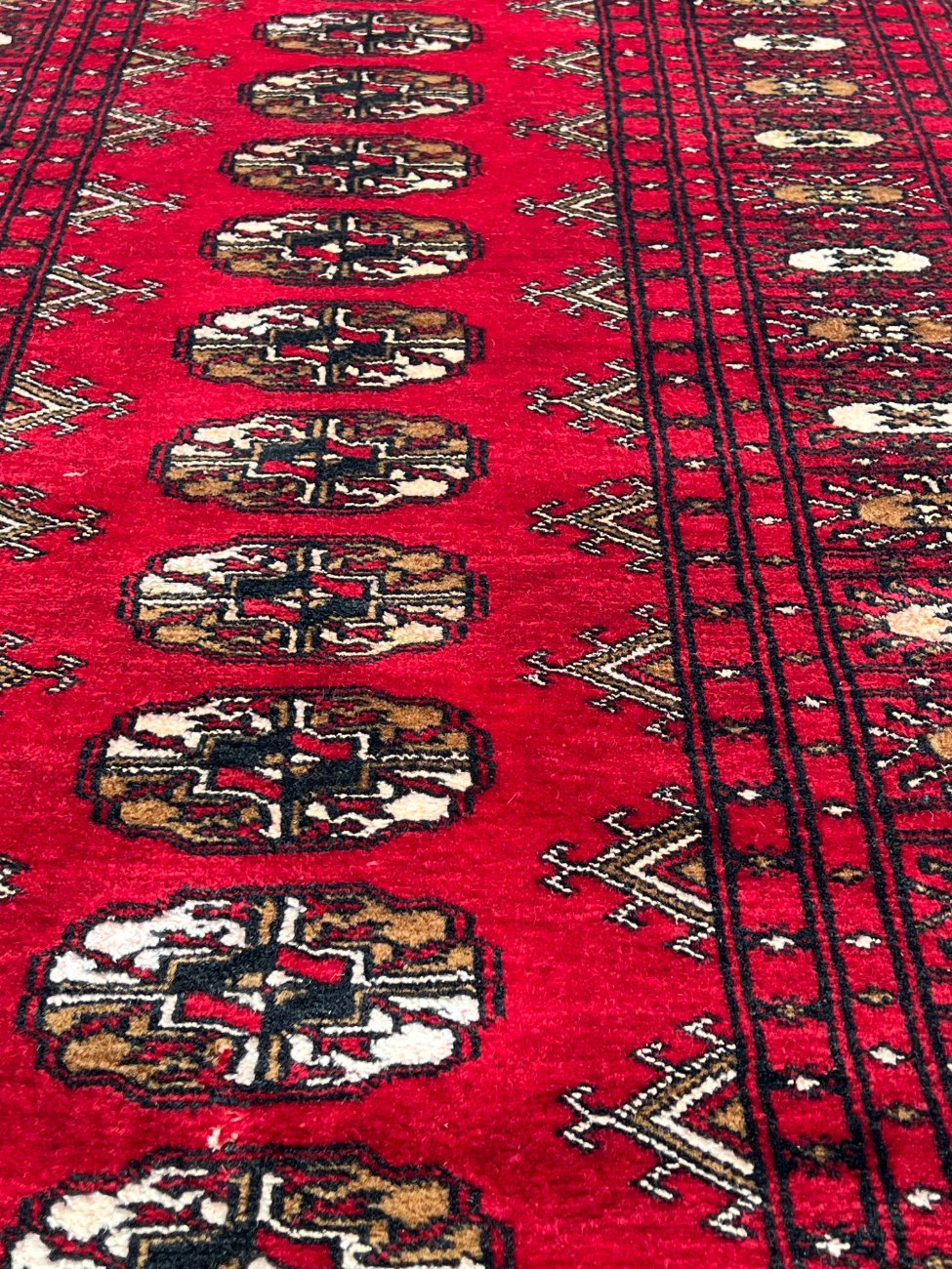 DJ0504-kilimai-8 Vilnonis rankų darbo kiliminis takas “Bukhara” 298x78x0,5 cm