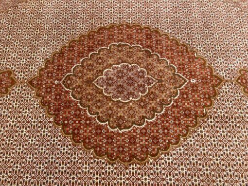 Vilnonis rankų darbo kilimas su šilku “Tabriz” 354x246x0,5 cm