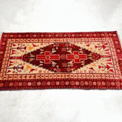 Vilnonis rankų darbo kilimas 182x95x0,5 cm