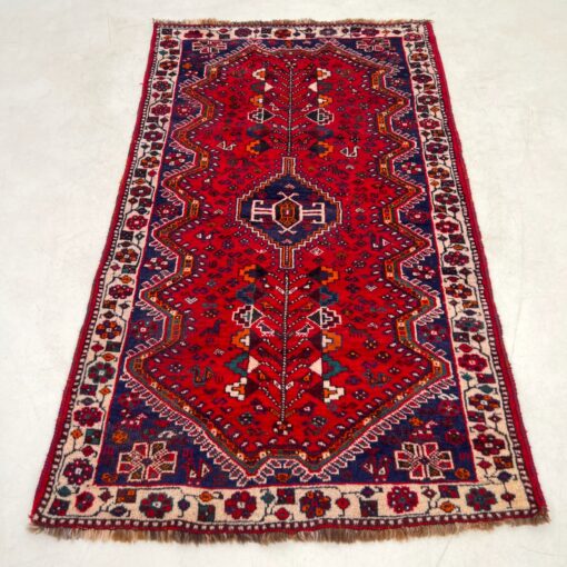 Vilnonis rankų darbo “Shiraz” kilimas 194x117x0,6 cm