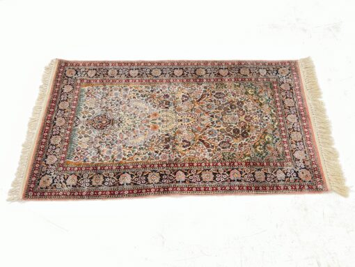 Šilkinis rankų darbo “Qum” kilimas 170x86x0,5 cm