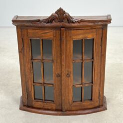 Pakabinama medinė spintelė su stiklu 20,5x53x57 cm