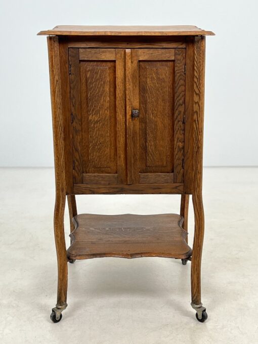Ąžuolinė spintelė ant ratukų 53x54x97,5 cm