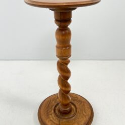 Tekinta riešutmedžio kolona 28x28x55 cm