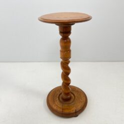 Tekinta riešutmedžio kolona 28x28x55 cm