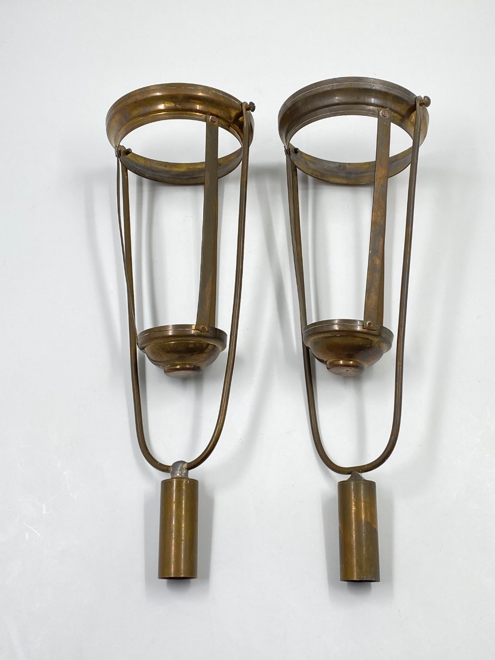 DK0283-baznycios-reikmenys-7 Žalvarinė bažnytinė apeiginė užmaunama žvakidė 11,5x13x34,5 cm