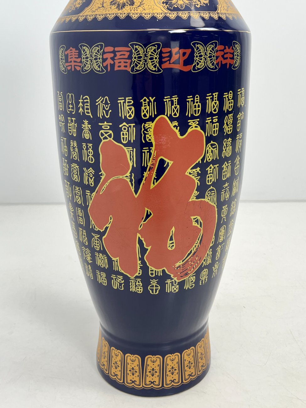 DK0369-vazos-8 Rytietiška keramikinė mėlynos spalvos vaza, dekoruota piešiniais ir aukso spalvos rankenėlėmis 33x33x107 cm