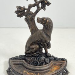 Ketaus skėtinė “Šuo prie ąžuolo” 23x43x50 cm