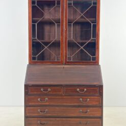 Raudonmedžio sekreteras su knygų spinta 50,5x109x208 cm