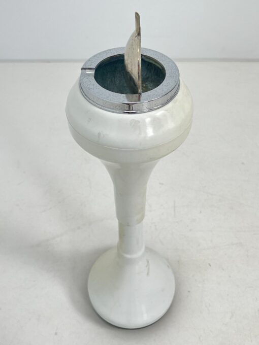 Vintažinė itališka peleninė iš plastiko 18x18x53,5 cm