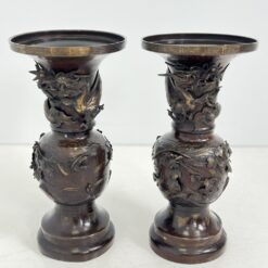 Rytietiškos bronzinės vazos 2 vnt. komplektas 27x27x54,5 cm