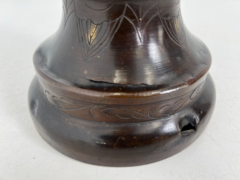 DK0399-vazos-12 Rytietiškos bronzinės vazos 2 vnt. komplektas 27x27x54,5 cm