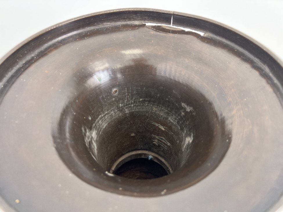 DK0399-vazos-13 Rytietiškos bronzinės vazos 2 vnt. komplektas 27x27x54,5 cm