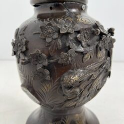 Rytietiškos bronzinės vazos 2 vnt. komplektas 27x27x54,5 cm