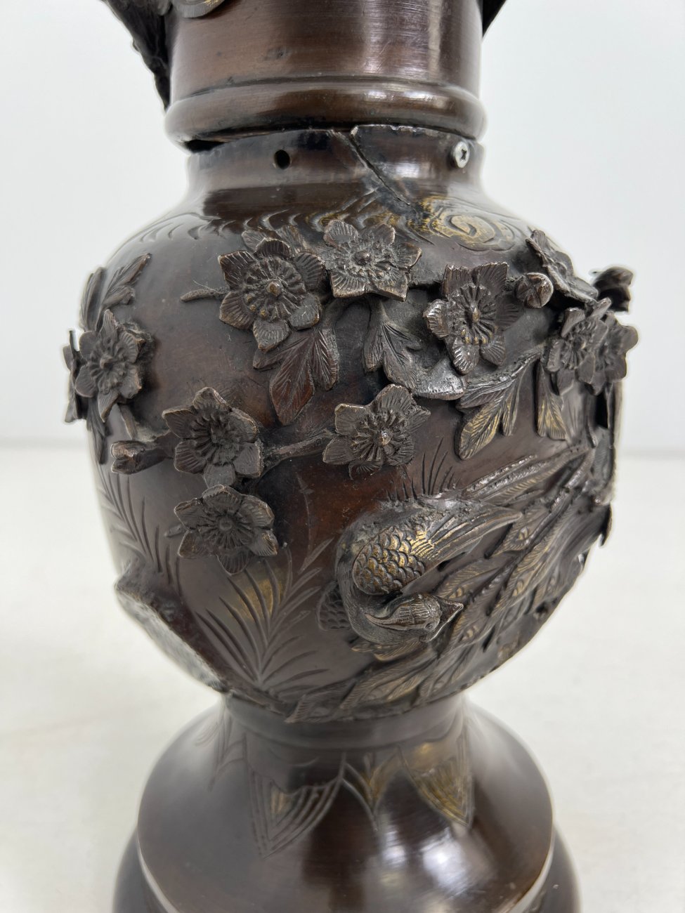 DK0399-vazos-9 Rytietiškos bronzinės vazos 2 vnt. komplektas 27x27x54,5 cm