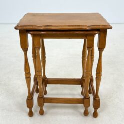 Ąžuoliniai lizdiniai staliukai 2 vnt. komplektas 33x44x54 cm