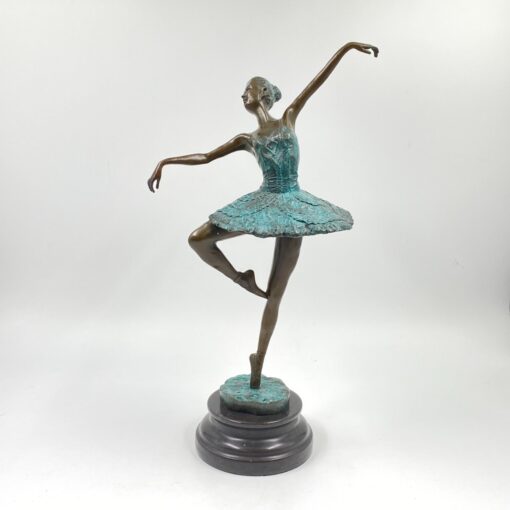 Bronzinė balerinos statula ant akmeninio postamento 15x24x44 cm