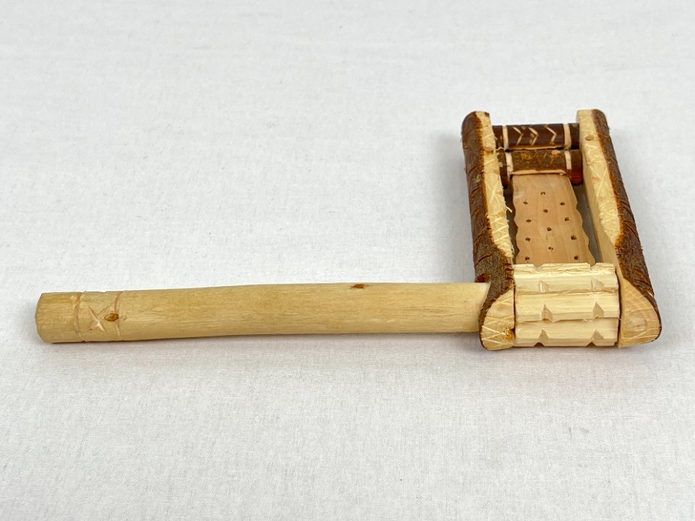 E0919-muzikos-instrumentai-4 Muzikos instrumentas tarškynė 3x12x19 cm