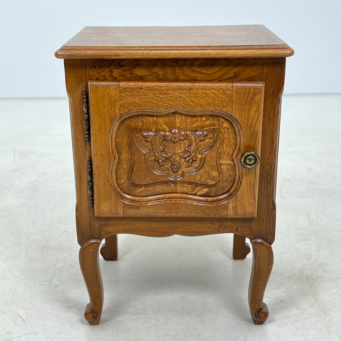 CY0159-spinteles-0 Ąžuolinė vienų durų spintelė 33x43x59 cm