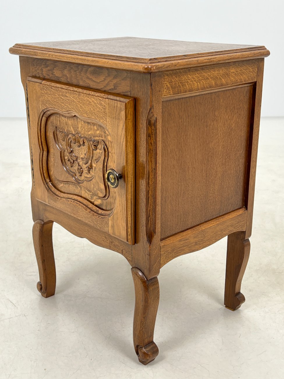 CY0159-spinteles-4 Ąžuolinė vienų durų spintelė 33x43x59 cm