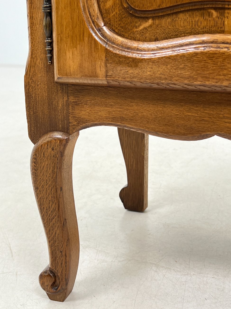 CY0159-spinteles-7 Ąžuolinė vienų durų spintelė 33x43x59 cm