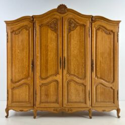 Ąžuolinė keturių durų rūbų spinta 67x226x217 cm