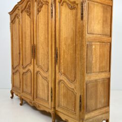 Ąžuolinė keturių durų rūbų spinta 67x226x217 cm