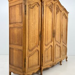 Ąžuolinė keturių durų rūbų spinta 67x226x217 cm