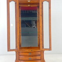 Mango medienos vitrina su dvejais stalčiais 45x78x181,5 cm