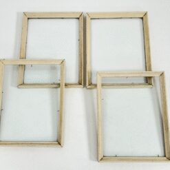 Medinis baltos spalvos rėmas su stiklu 3x44x34,5 cm; 39×29,5 cm