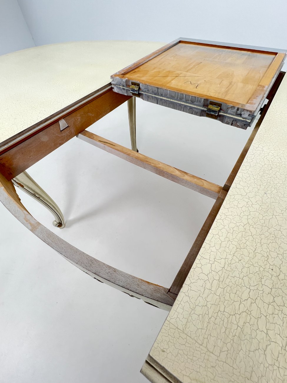 DL0004-stalai-11 Provanso stiliaus, medinis išskleidžiamas stalas 115×150(+50)x76,5 cm